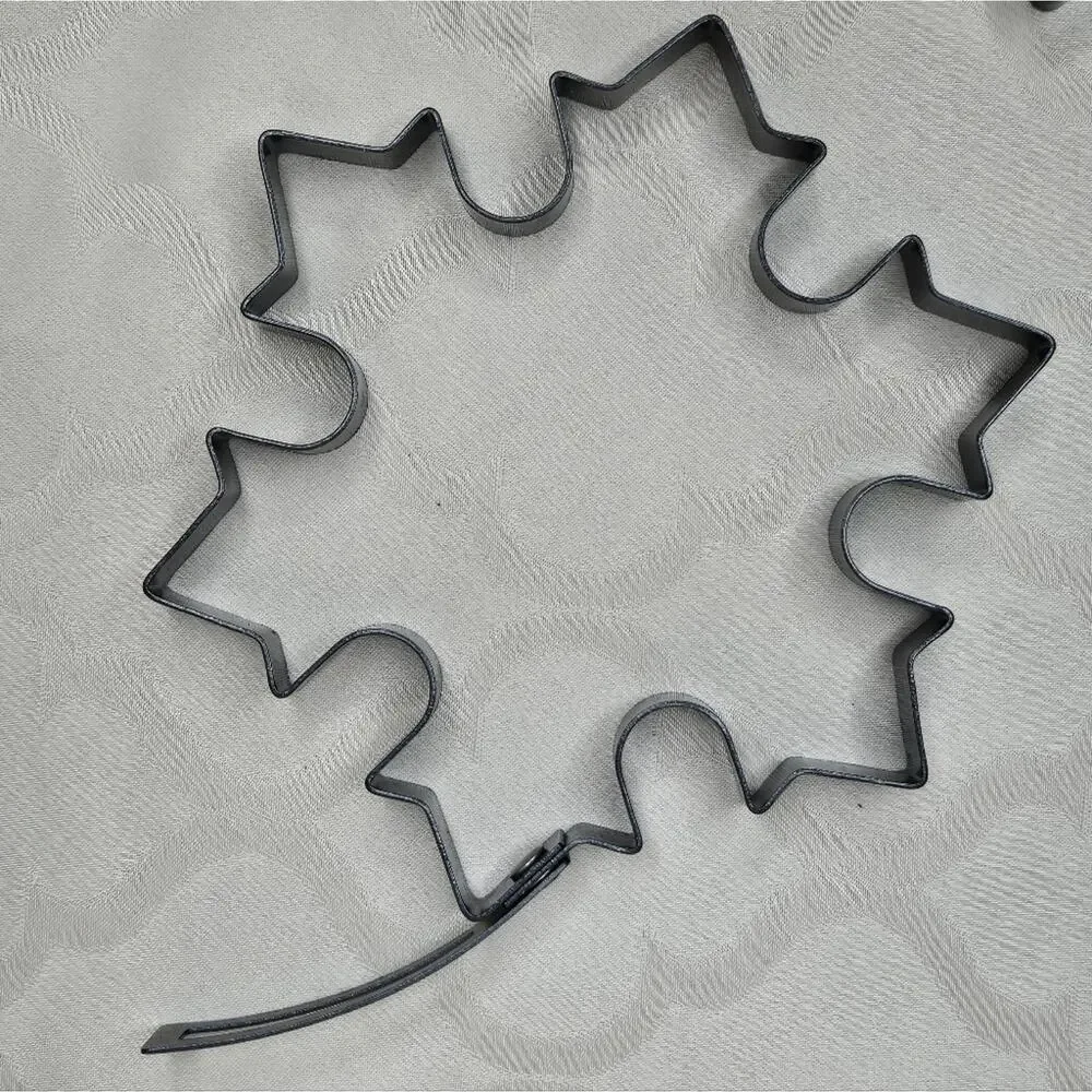 Williams-Sonoma Set of 3 Snowflake Pancake Molds in Box